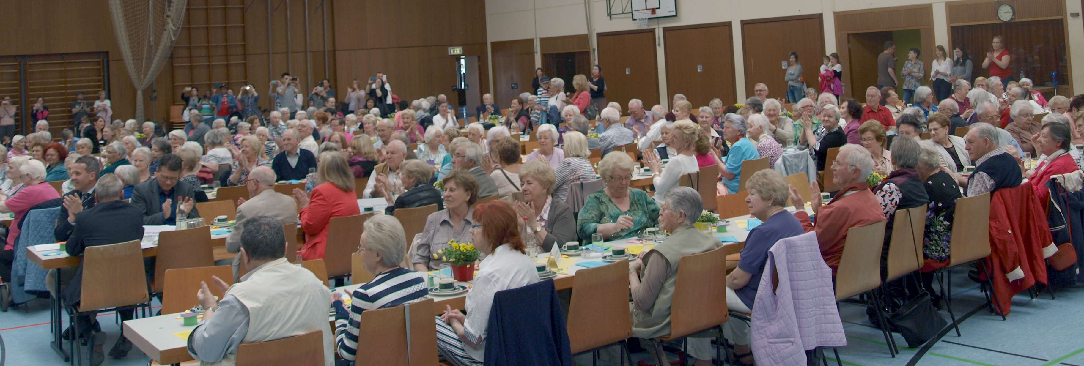  Die Kurpfalzhalle in St. Ilgen war zum 39. Seniorenfrühling 2018 gut besucht 