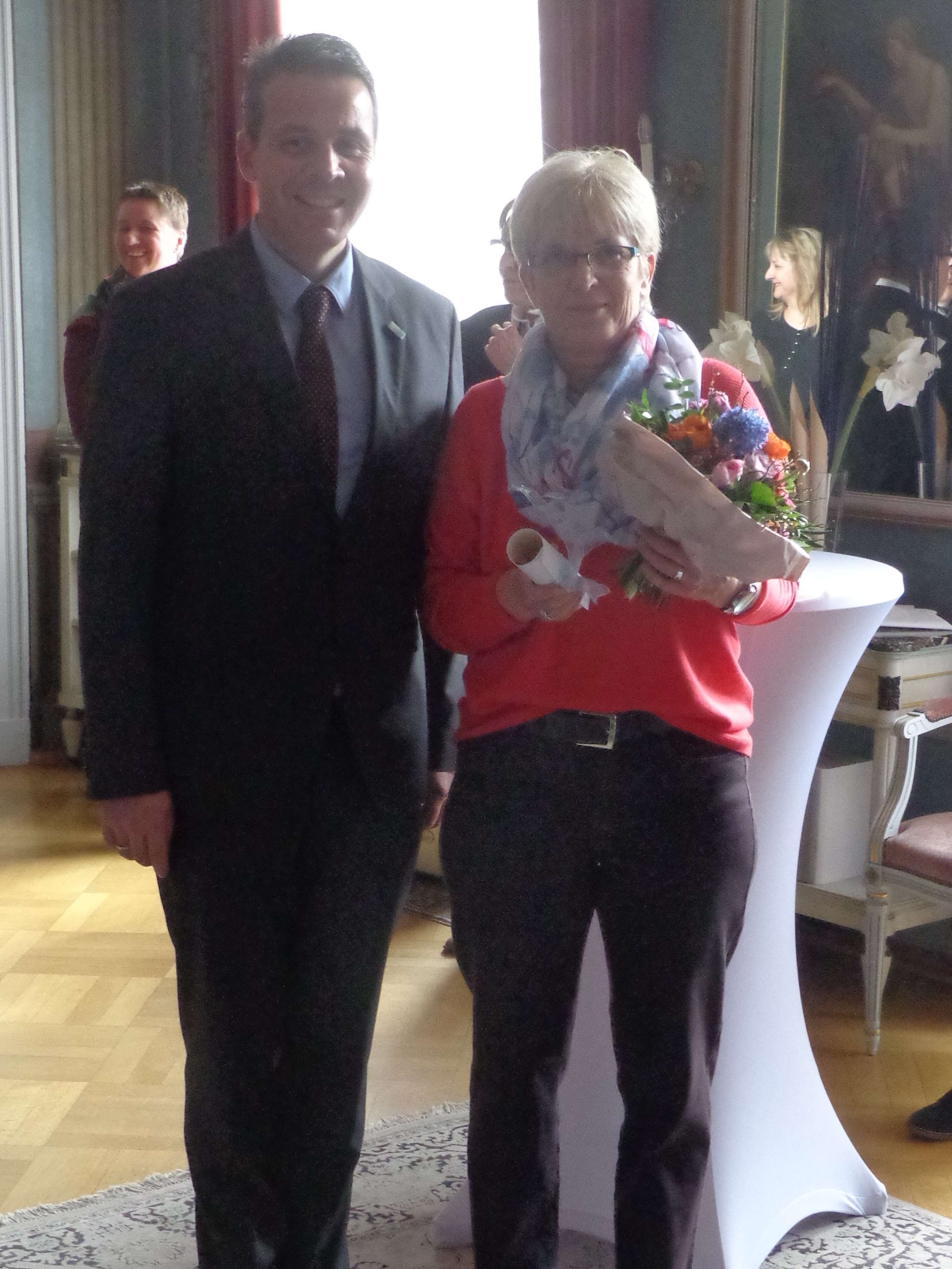  Oberbürgermeister Hans D. Reinwald mit Vera Herb 