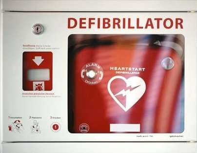 Defibrillator (Automatisierter Externer Defibrillator) 