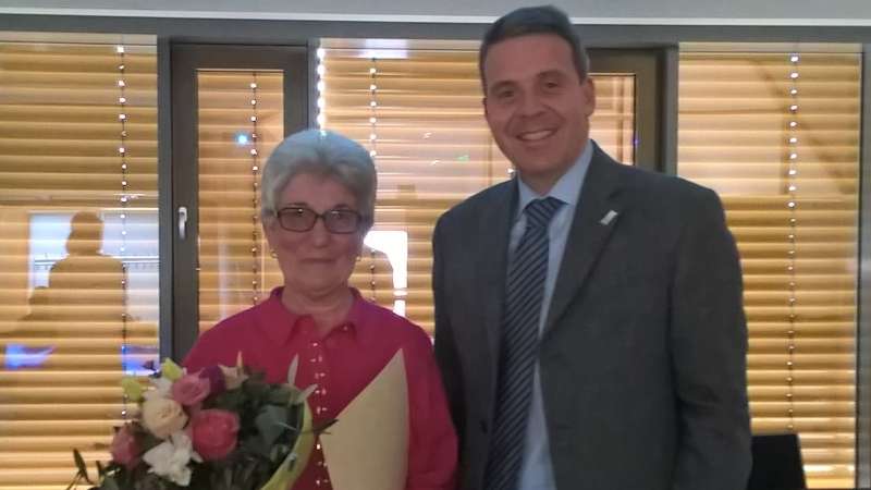 Oberbürgermeister Hans D. Reinwald dankte Frau Ellen Bülow für ihr langjähriges Engagement 