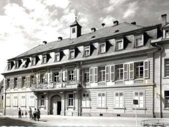  Das Rathaus in den 50er Jahren 